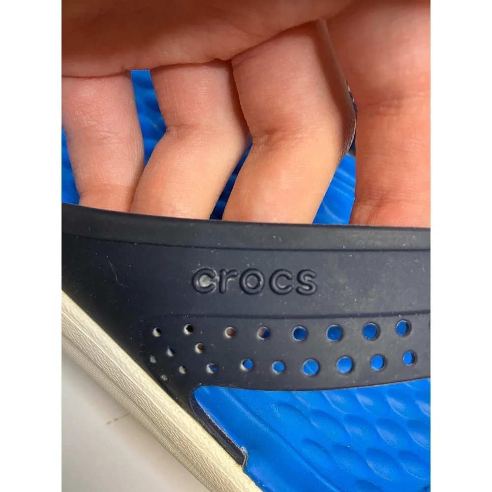 Crocs LiteRide Flip Flops Mens 7 Womens 9 Blue Good Comfort Casual Sandals